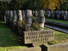 Воинское кладбище в Повонзках. Фото: periskop.su