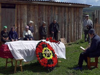 Похороны погибшего бойца в башкирском целе. Фото: aspektymedia.ru